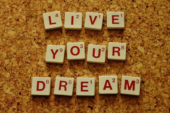 live-your-dream-2045928_640